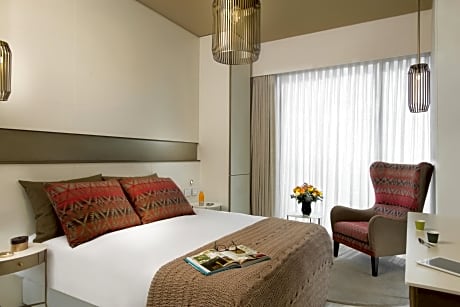 Deluxe Double Room with Boulevard View