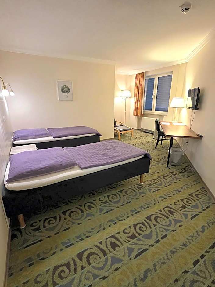 Hotel Pause - Free WiFi & Free Parking!!
