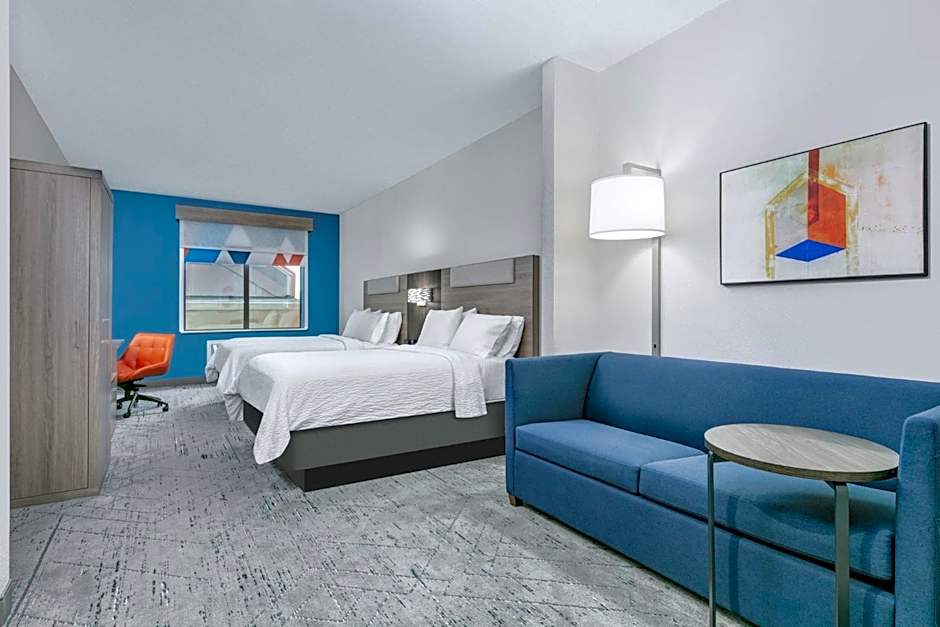 Holiday Inn Express Hotel & Suites Winnie By IHG