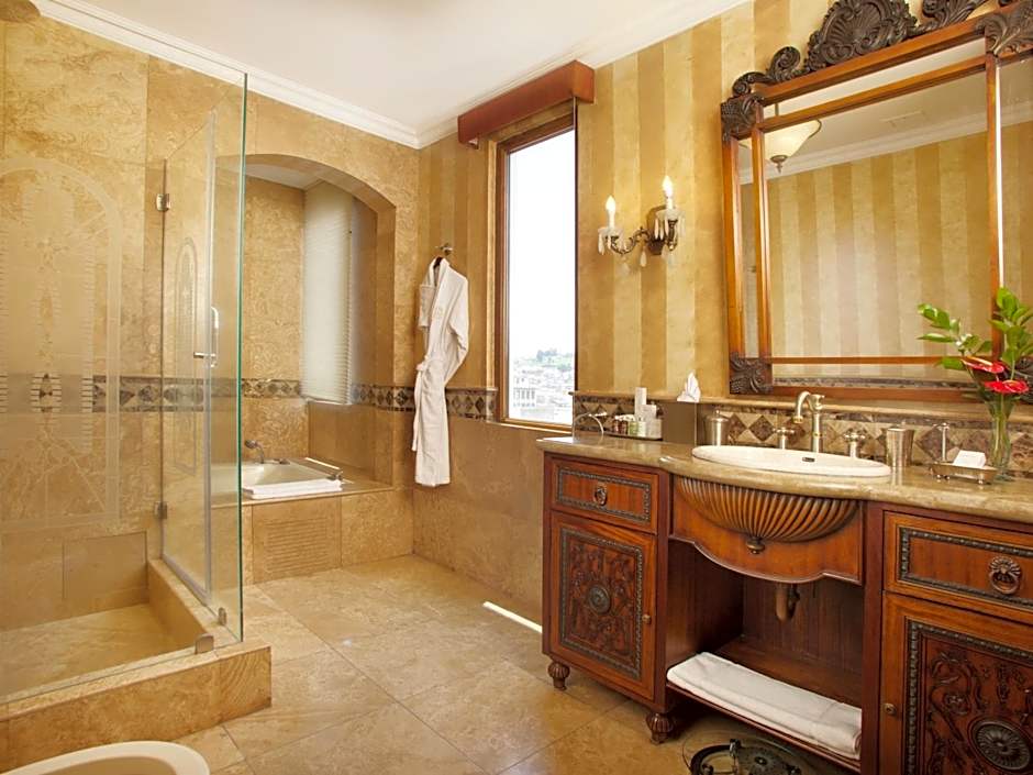 Plaza Grande Hotel