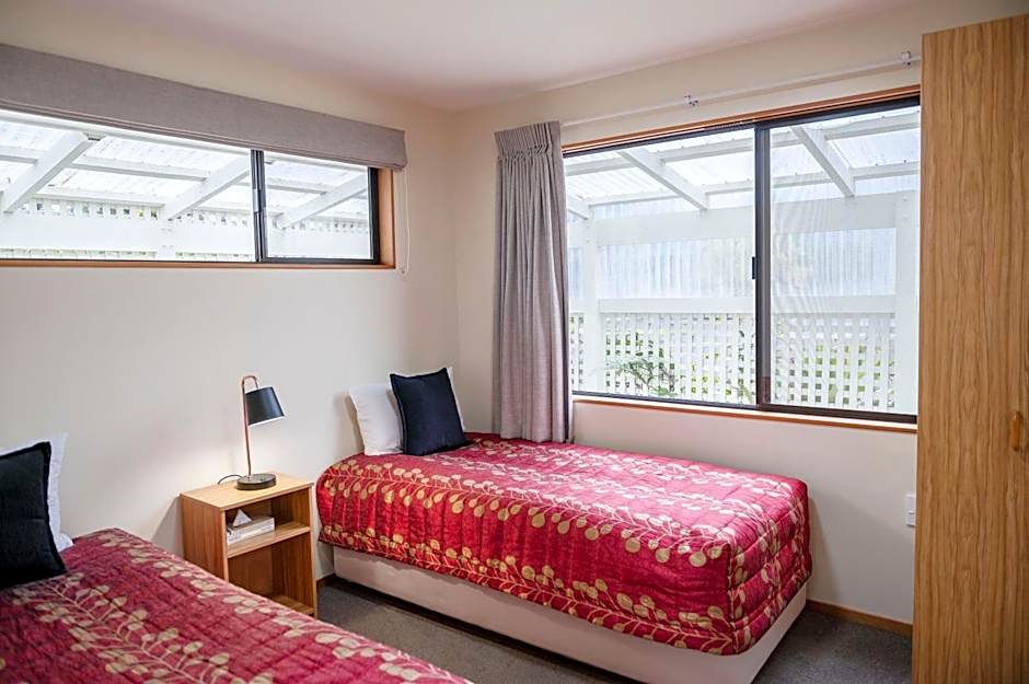 ASURE Aspiring Court Motel