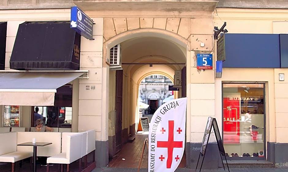 Chmielna 5 Rooms & Apartments