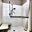 Holiday Inn Express & Suites Laurel By IHG