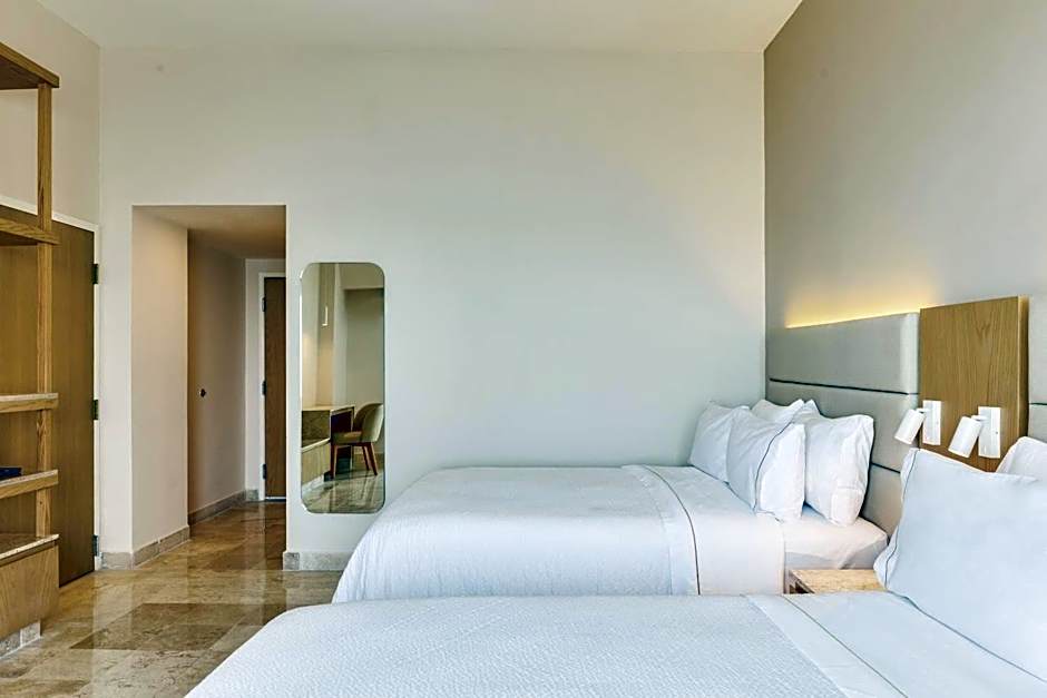 Photo 1 of 4 of Luxury 2 Double Beds, Ocean front