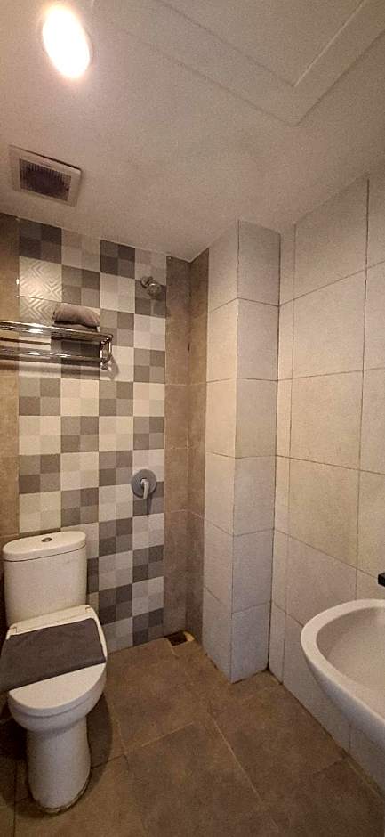 Front One Boutique Tugu Muda Semarang