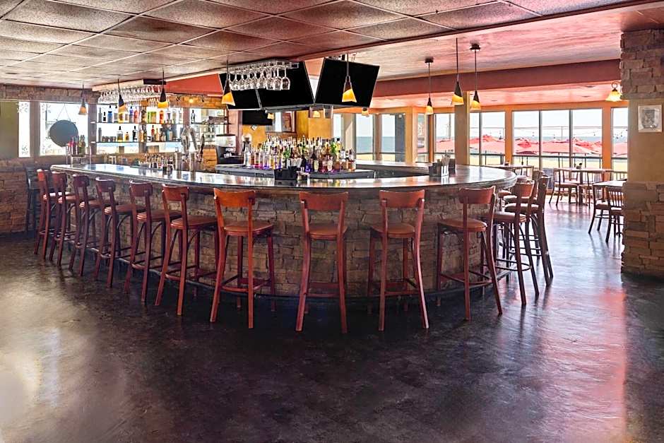 Howard Johnson Plaza Hotel by Wyndham Ocean City Oceanfront