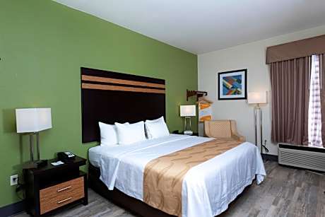 King Room - Accessible/Non-Smoking