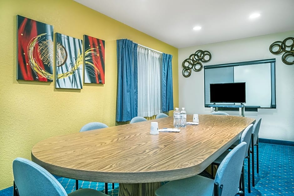 Microtel Inn & Suites Tomah