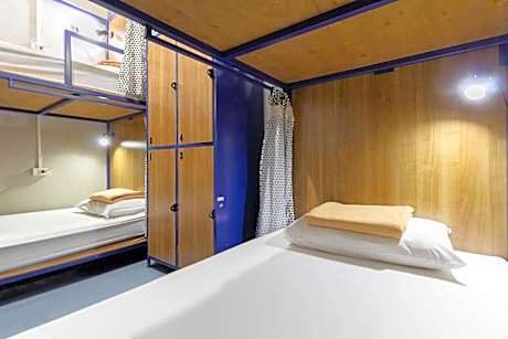 Bed in 4-Bed Mixed Dormitory Room