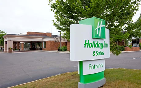 Holiday Inn & Suites St. Cloud, an IHG Hotel