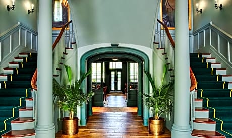 The Vanderbilt - Auberge Resorts Collection
