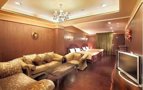 Family Room with Mountain View