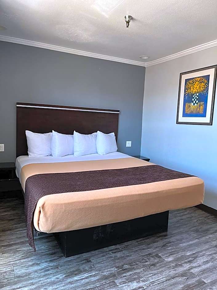 Laguna Inn and Suites