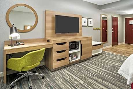 1 King Bed Study With Sofabed Nonsmoking