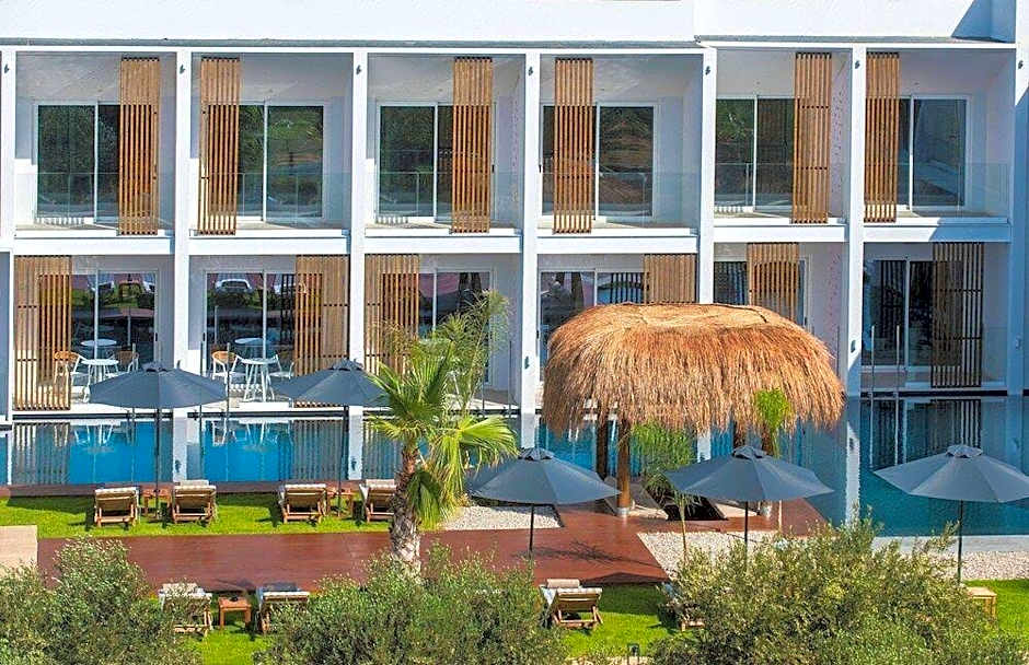 Lavris Hotels