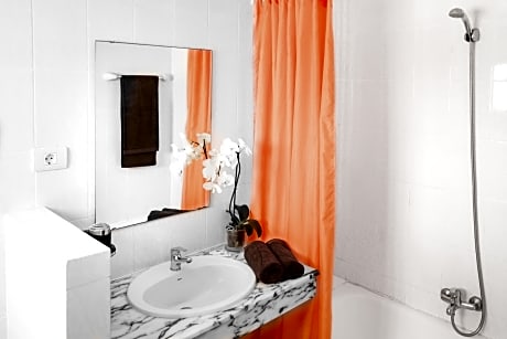 GARDEN VIEW ONE BEDROOM 3 ADULTS