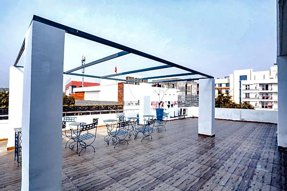 FabHotel Golf Luxury – Gurgaon, NY
