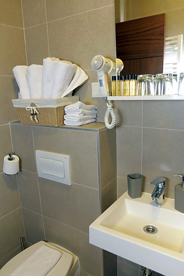 Hotel Logavina 8 Garage Parking