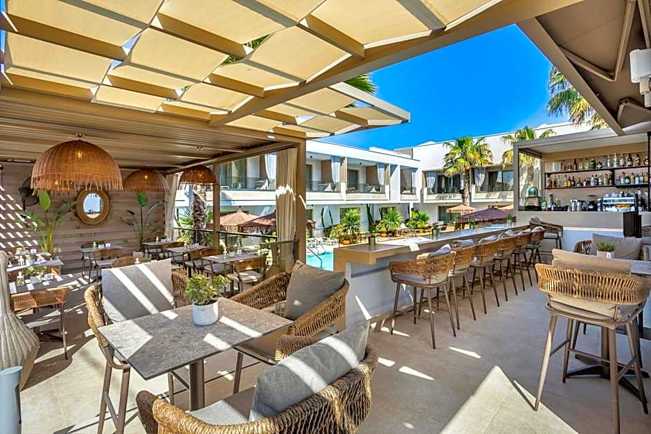 Pefki Deluxe Residences