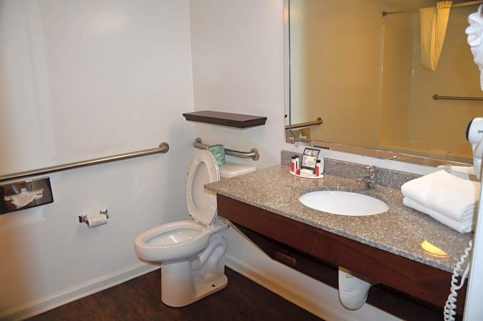 Super 8 by Wyndham Madison