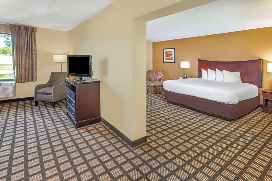 Rodeway Inn Bloomington - Normal near I-55 and University