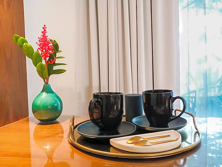 Huayacán Cuernavaca Curamoria Collection