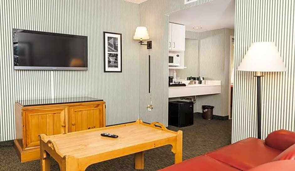 Williamsburg Woodlands Hotel & Suites, an official Colonial Williamsburg Hotel