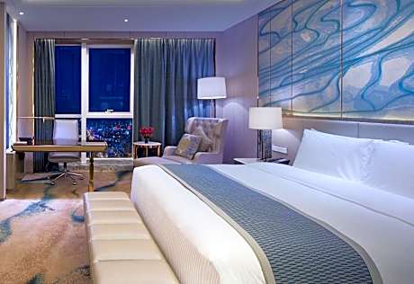 Primier Deluxe King Room