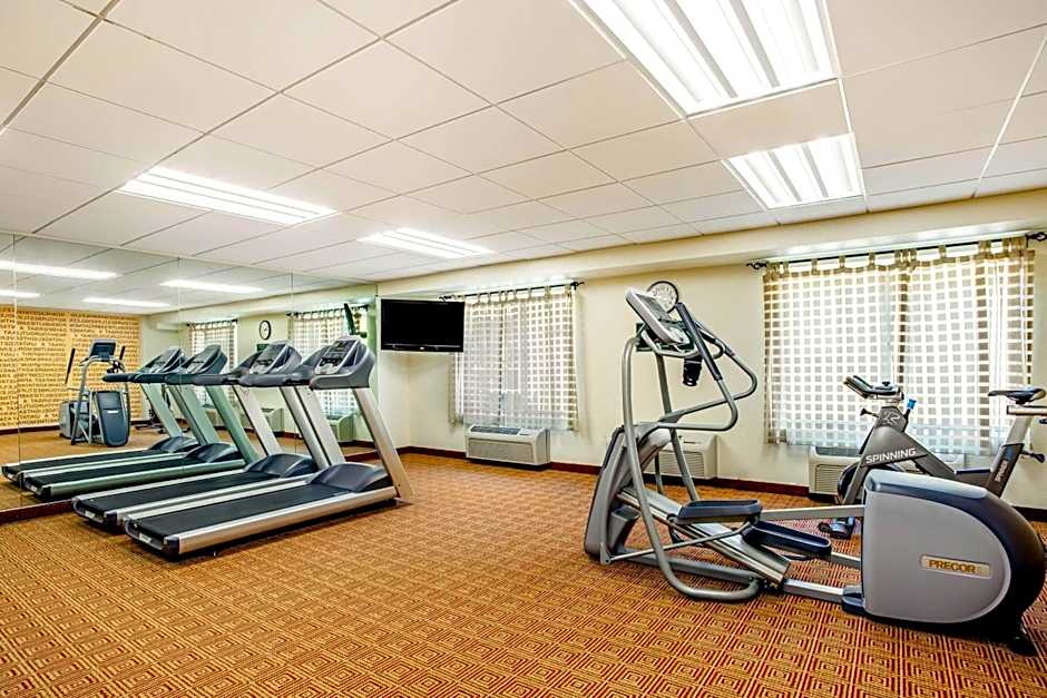 La Quinta Inn & Suites by Wyndham Danbury