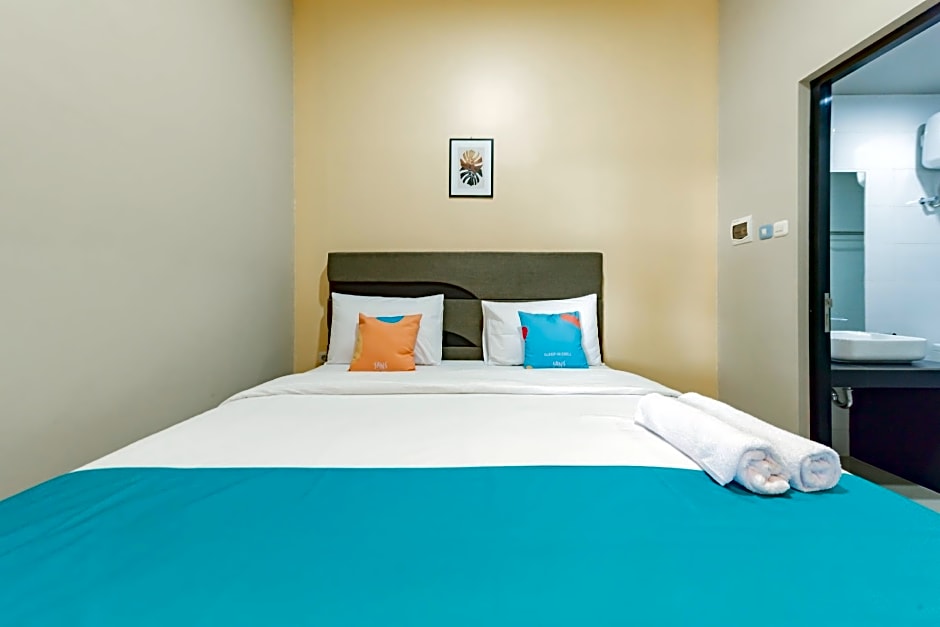 Sans Hotel Berau Square