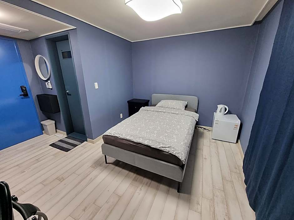 Bluehum Guesthouse