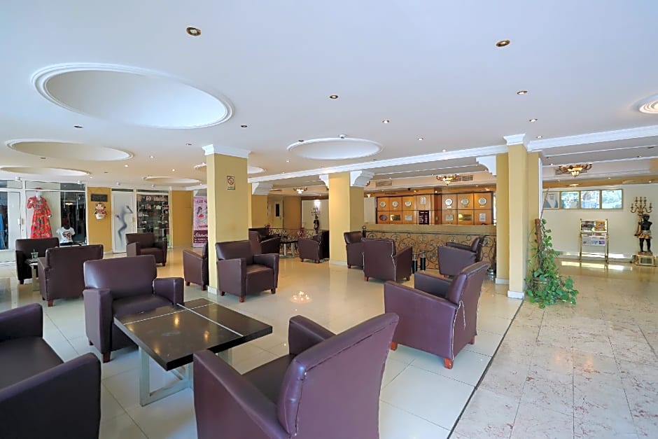 OYO 112 Semiramis Hotel