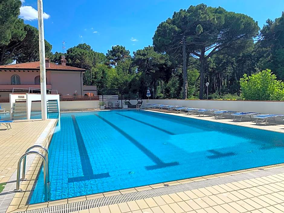 G&D Hotel Deanna Pool&Brunch