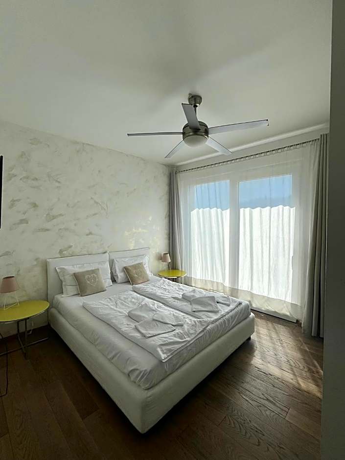 Photo 1 of 6 of Double Room
