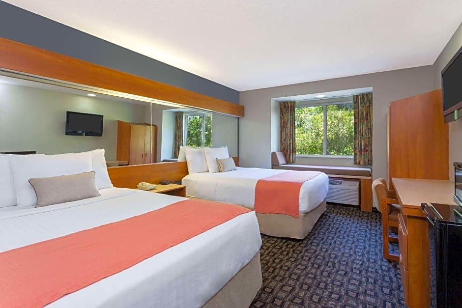 Microtel Inn & Suites By Wyndham Brunswick North