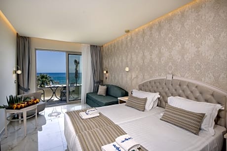 Sea front double room 