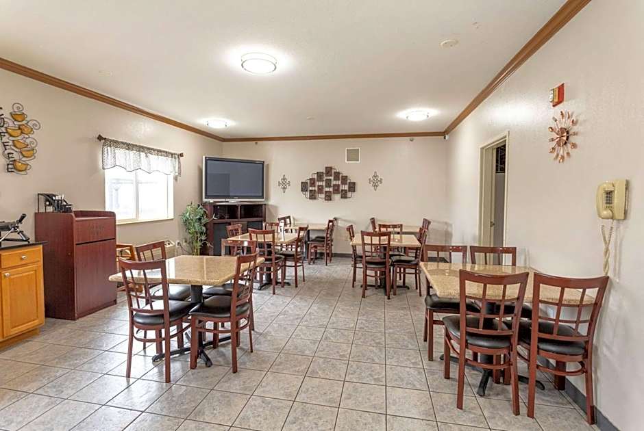 Super 8 by Wyndham Big Rapids