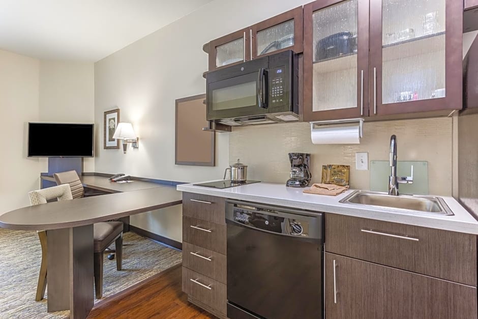 Candlewood Suites - Davenport, an IHG Hotel