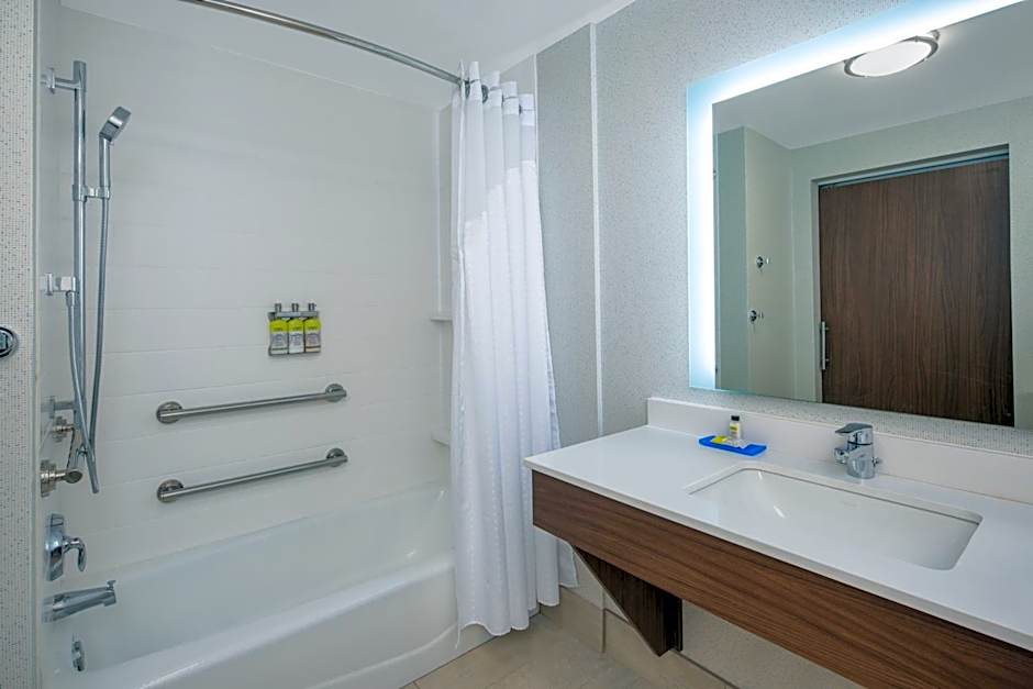 Holiday Inn Express And Suites Chico By IHG