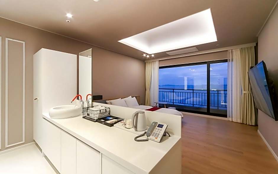 Gyeongnam goseong Hotel With7