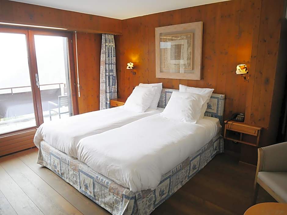 Between Boutique Hotel