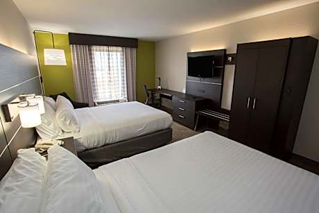 Standard Queen Room with Two Queen Beds