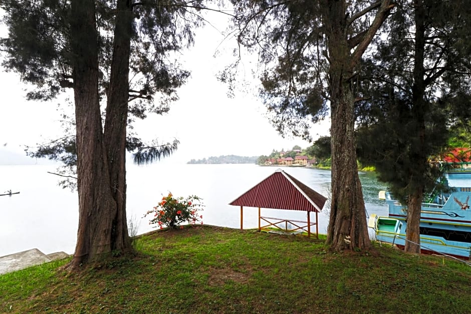 Tuk Tuk Timbul Bungalows by ZUZU