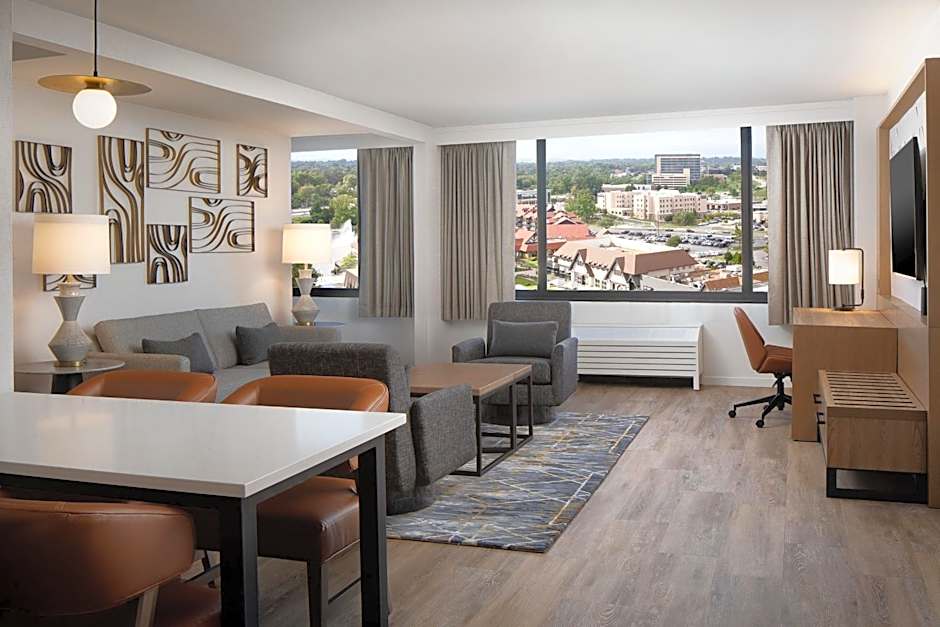 Sheraton Westport Plaza Hotel St. Louis