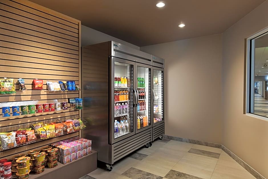 Holiday Inn Express & Suites - Portland Airport - Cascade Stn, an IHG Hotel