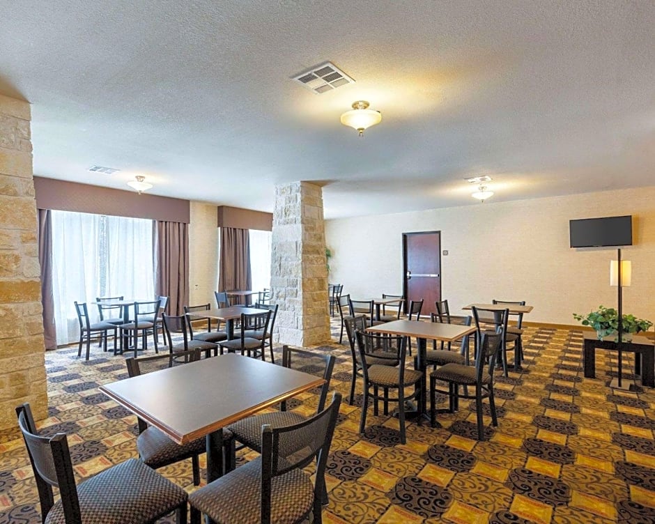 Quality Suites Huntsville Near University