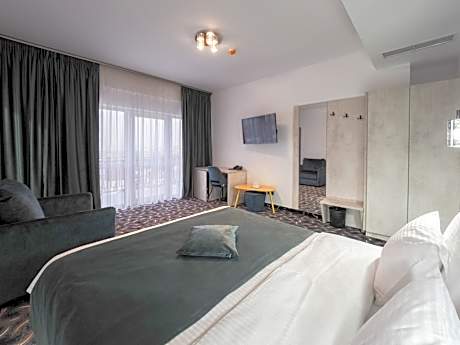 King Room with Spa Bath