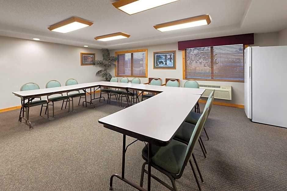 Shell Lake Lodge, a Travelodge by Wyndham