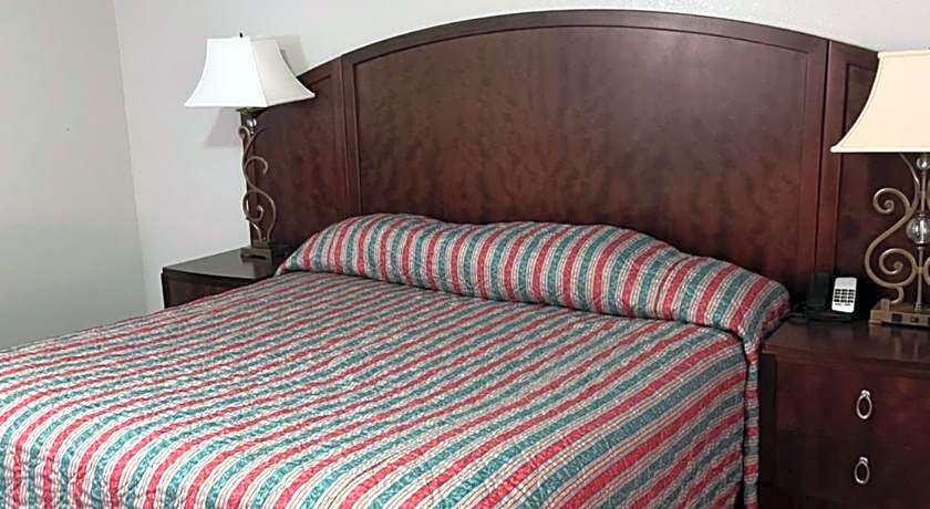 Travelodge by Wyndham Farmington Hwy 64