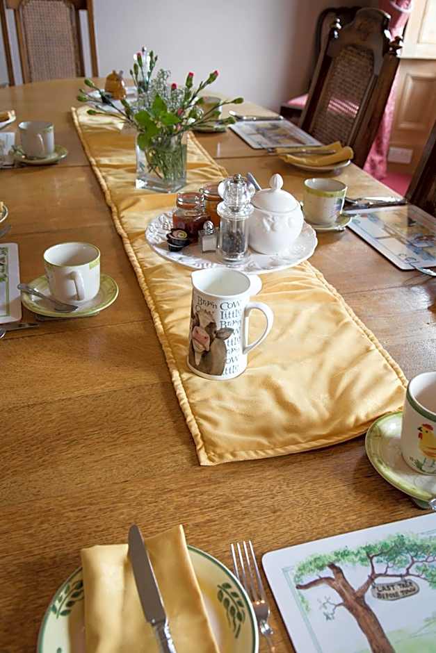 Whitehouse Country House